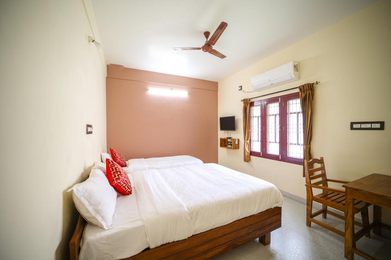Hotel The Pothigai Palace Kuttālam Esterno foto