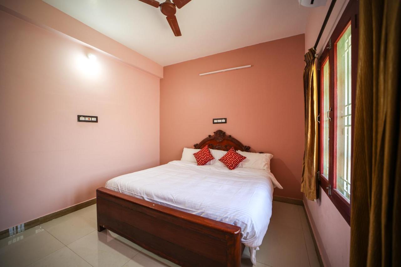 Hotel The Pothigai Palace Kuttālam Esterno foto
